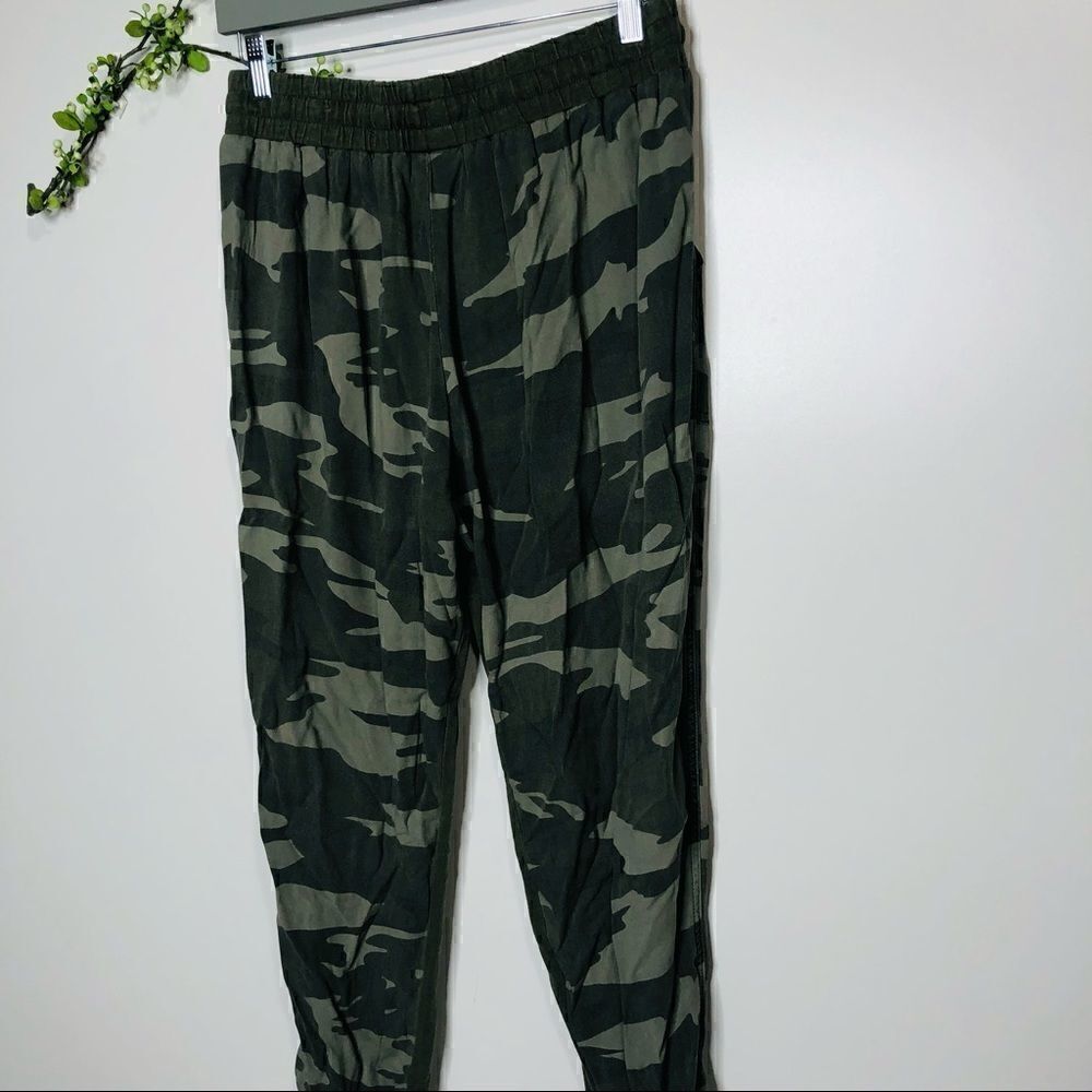 Splendid Green Camo Jogger Track Pants Lyocell - Picture 8 of 11